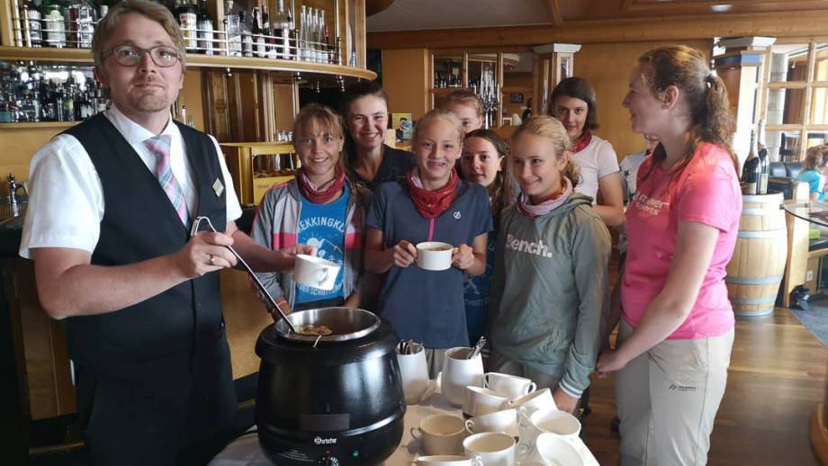 Trekkingklasse der Realschule Donaueschingen Symbolfoto